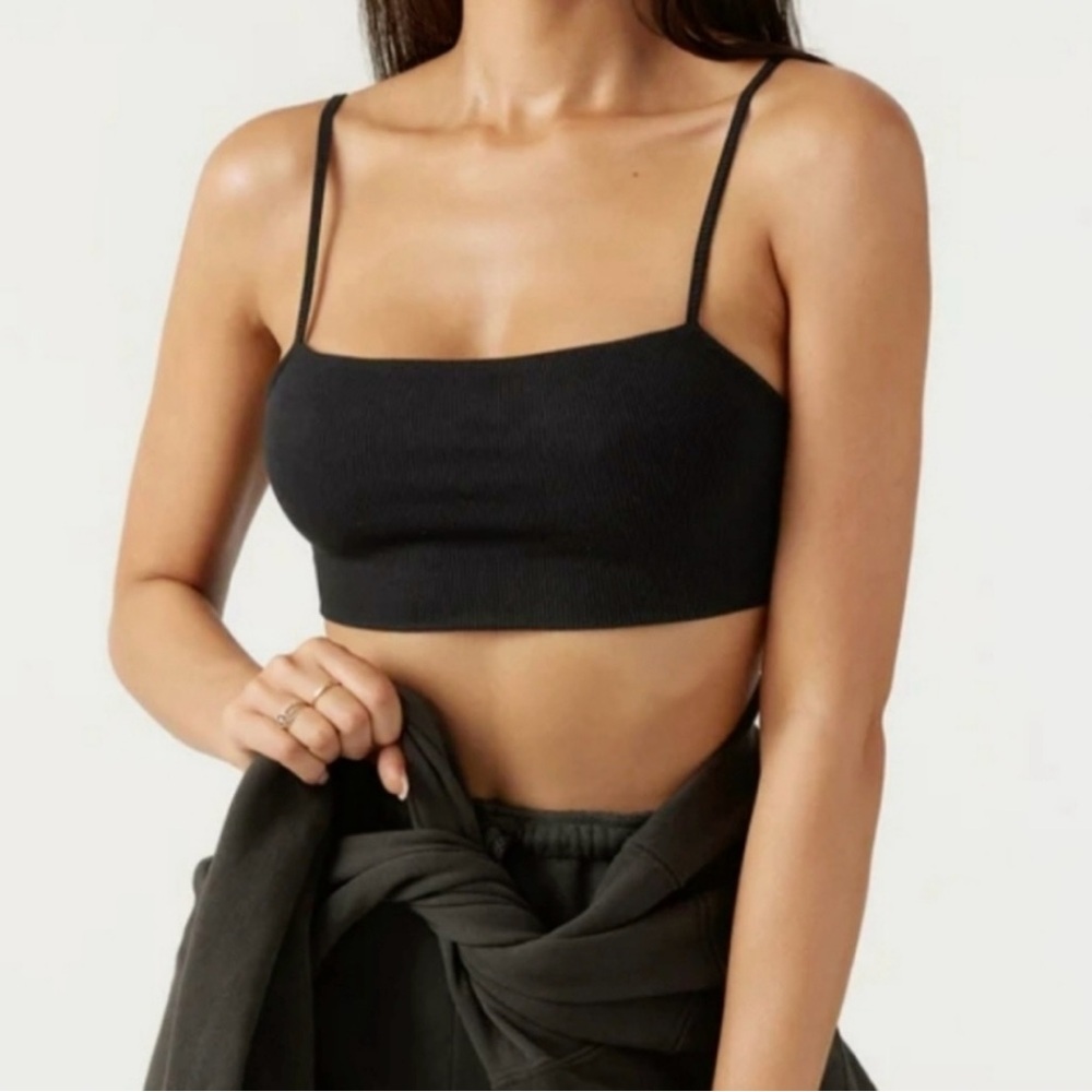 Fitted crop tank with square neck line
